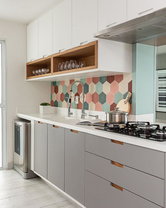 Como instalar armários de cozinha?