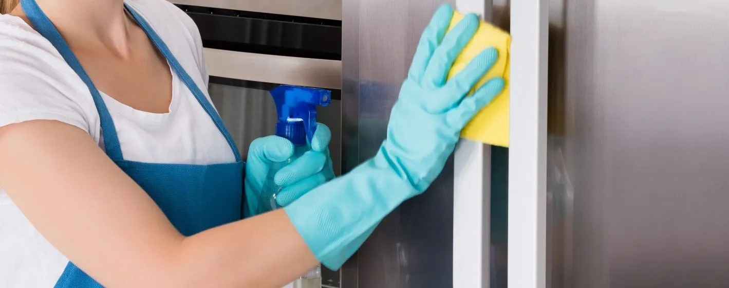 Como limpar sua geladeira de cima a baixo